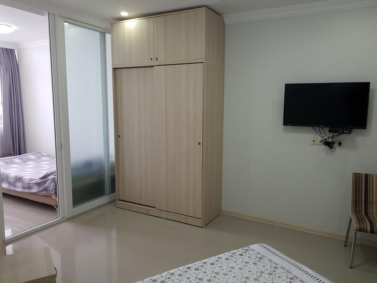 Apartment In Front Of Mcdonald'S Batumi Exterior photo