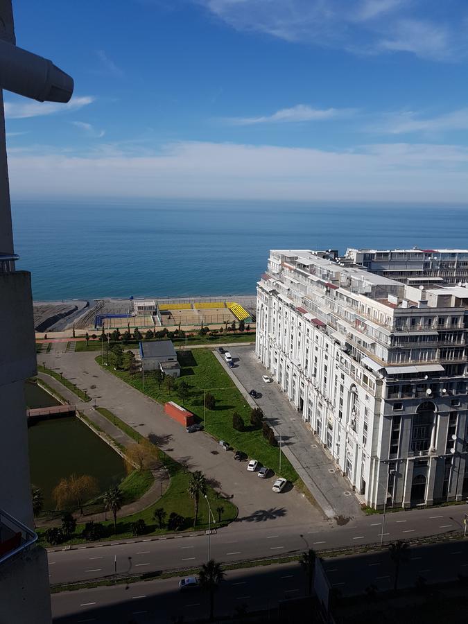 Apartment In Front Of Mcdonald'S Batumi Exterior photo