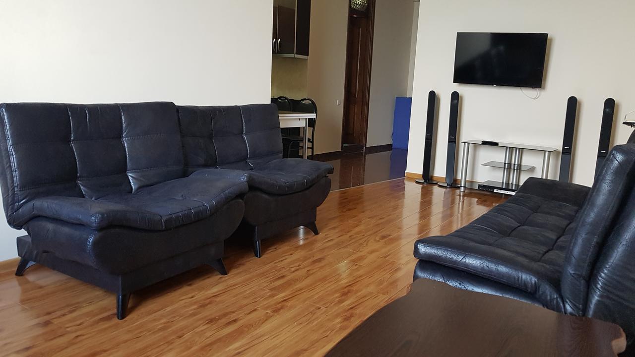 Apartment In Front Of Mcdonald'S Batumi Exterior photo
