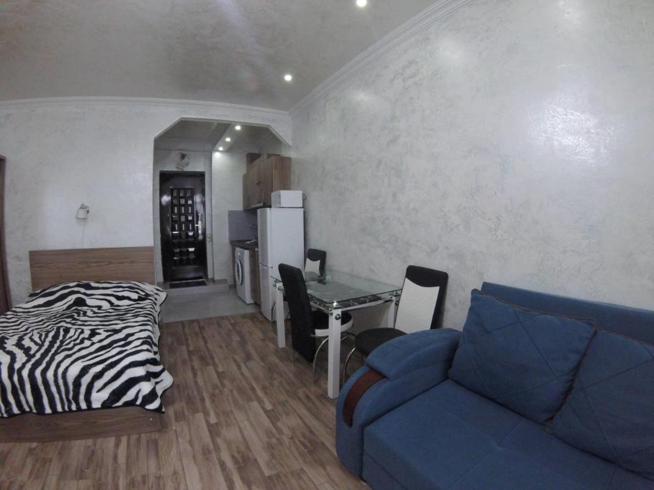 Apartment In Front Of Mcdonald'S Batumi Exterior photo