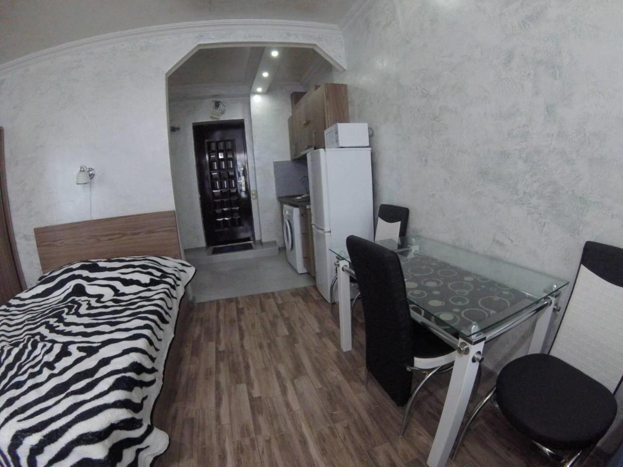 Apartment In Front Of Mcdonald'S Batumi Exterior photo