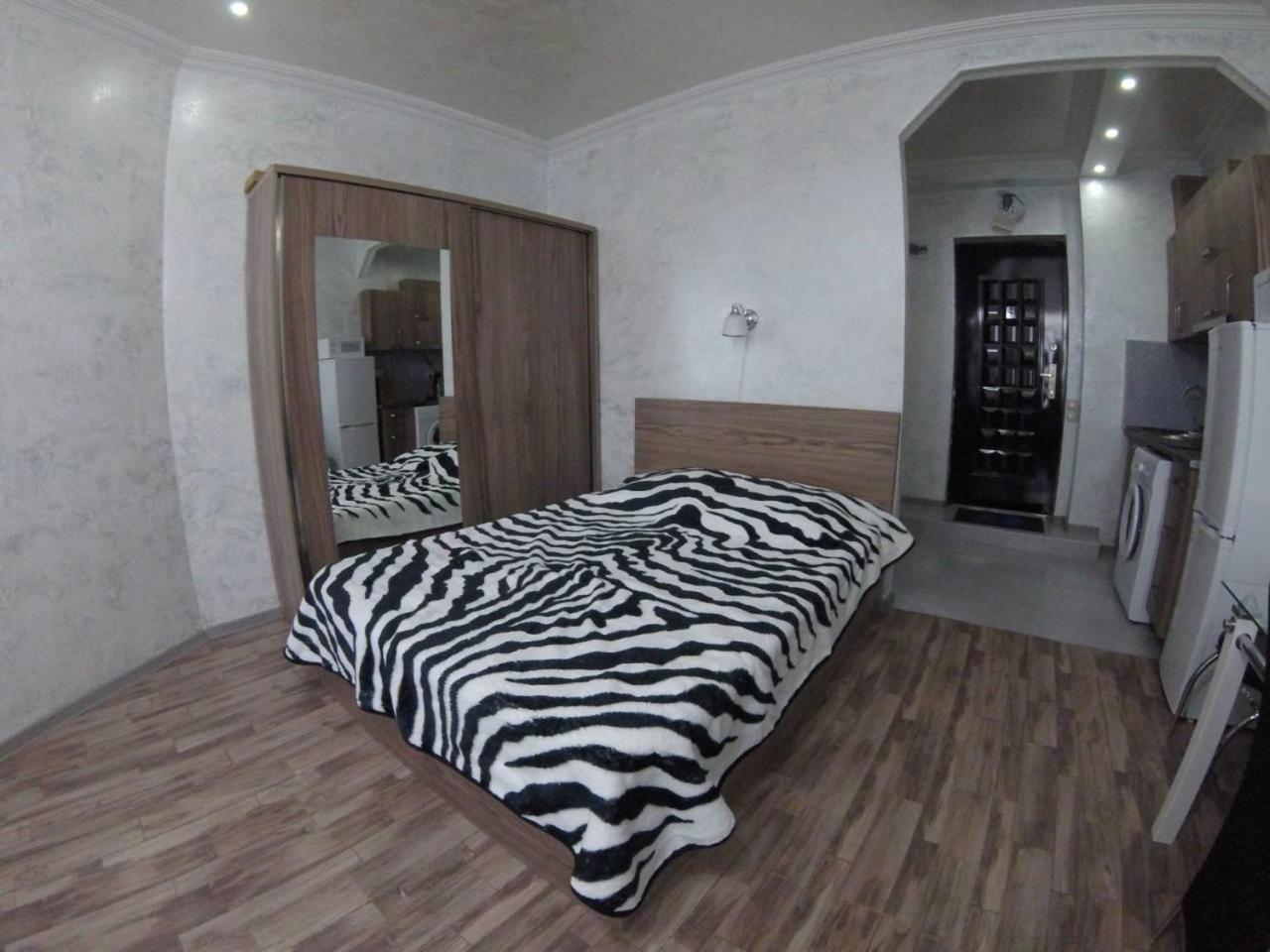 Apartment In Front Of Mcdonald'S Batumi Exterior photo