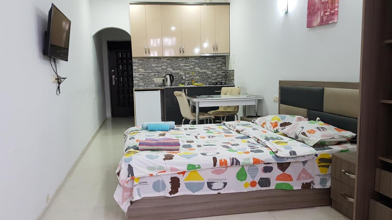 Apartment In Front Of Mcdonald'S Batumi Exterior photo